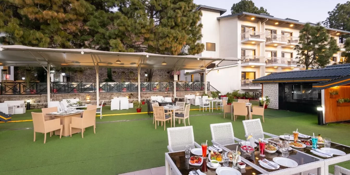 Top 10 Hotels in Kasauli with Stunning Swimming Pools